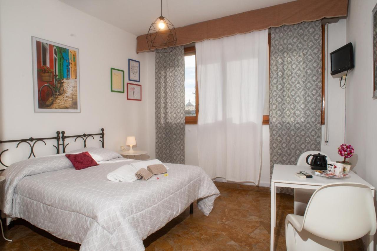 Guesthouse Amici Miei Florence Exterior photo