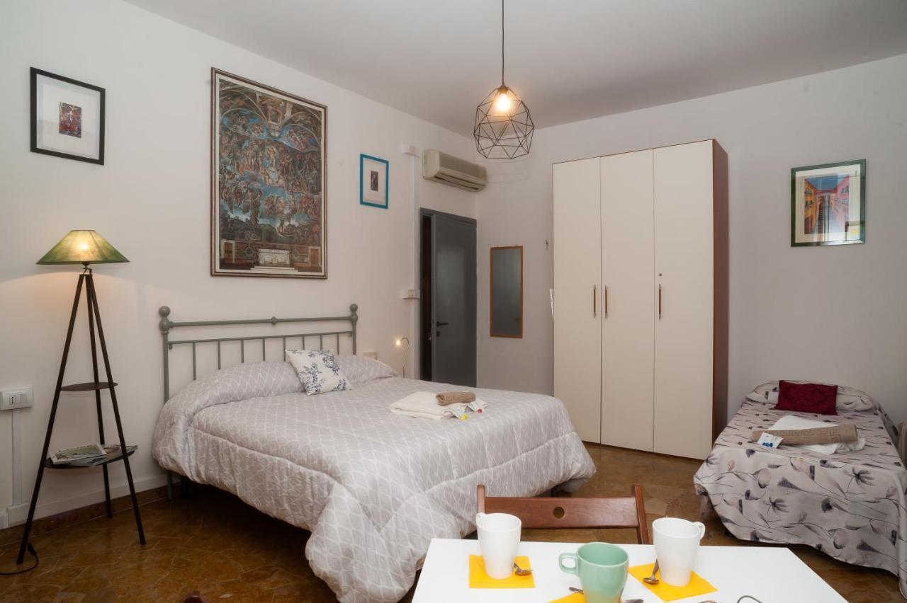Guesthouse Amici Miei Florence Exterior photo
